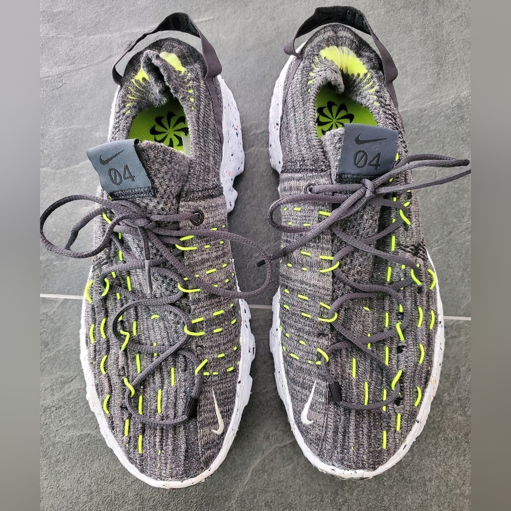 Nike Space Hippie 04